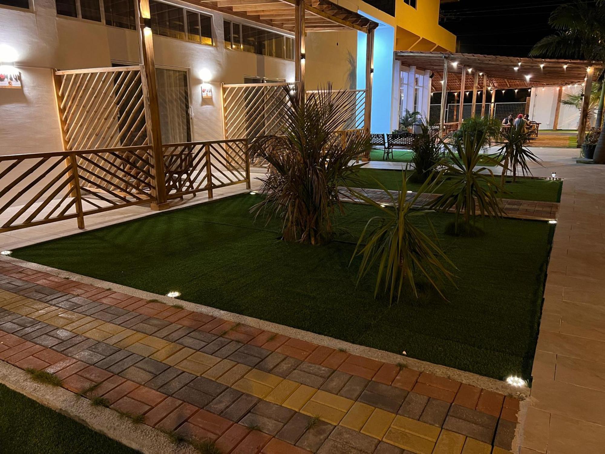 Ohana Beach Hotel Playas Extérieur photo