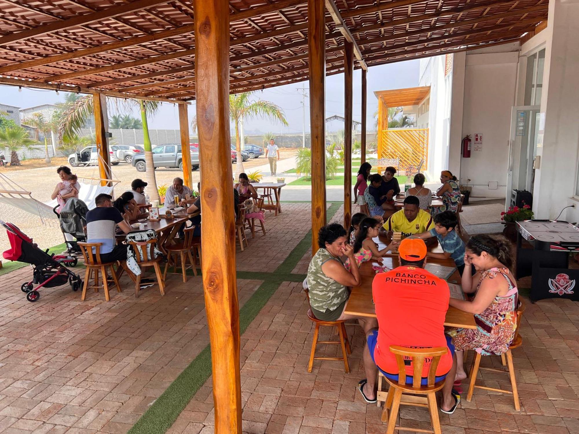 Ohana Beach Hotel Playas Extérieur photo