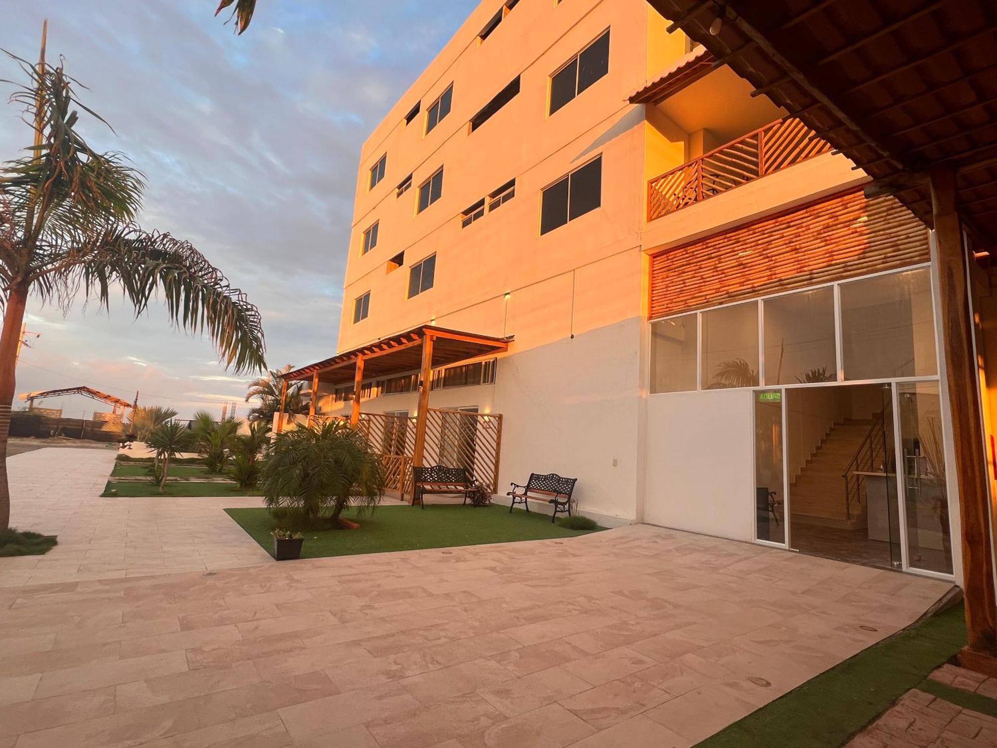 Ohana Beach Hotel Playas Extérieur photo