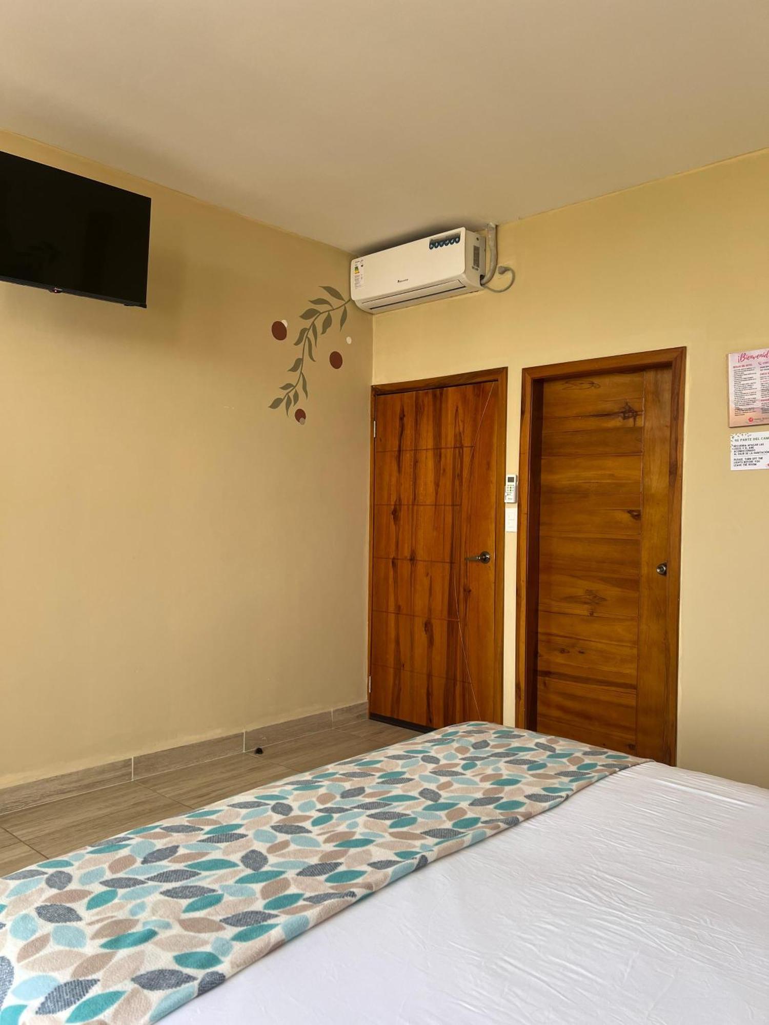 Ohana Beach Hotel Playas Chambre photo